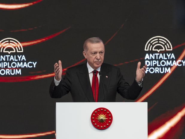 Diplomasinin kalbi Antalya'da atıyor