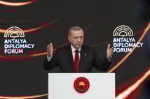 Diplomasinin kalbi Antalya'da atıyor