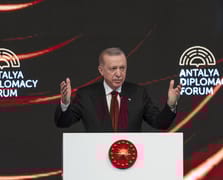 Diplomasinin kalbi Antalya'da atıyor