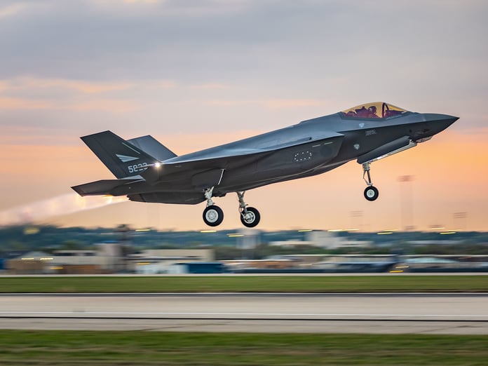 Norveç sipariş edilen tüm F-35 savaş uçaklarını teslim aldı