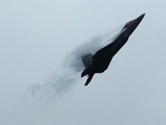 Trump, ABD Hava Kuvvetleri'nin altıncı nesil savaş uçağı için bugün sözleşme imzalayacak