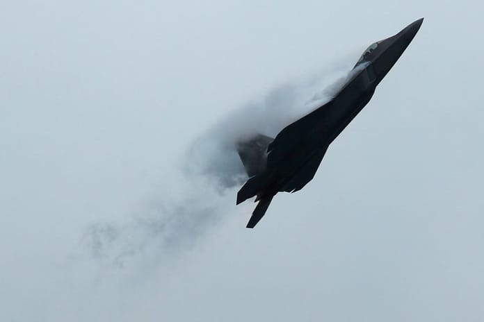 Trump, ABD Hava Kuvvetleri'nin altıncı nesil savaş uçağı için bugün sözleşme imzalayacak