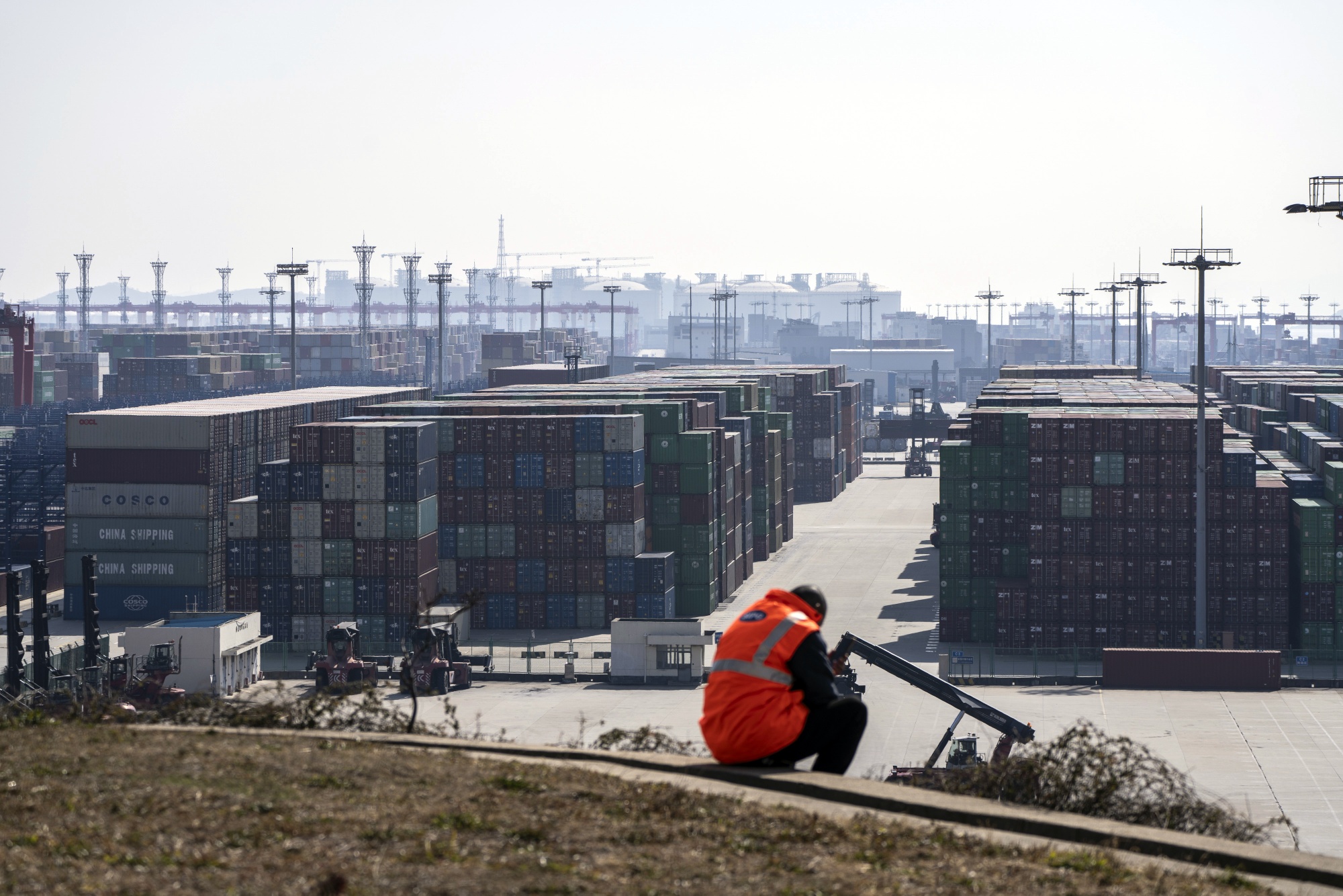 China Grills Metals Executives in Smuggling Crackdown