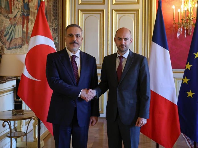 Dışişleri Bakanı Hakan Fidan ile Fransız mevkidaşı Jean-Noel Barrot Paris'te görüştü
