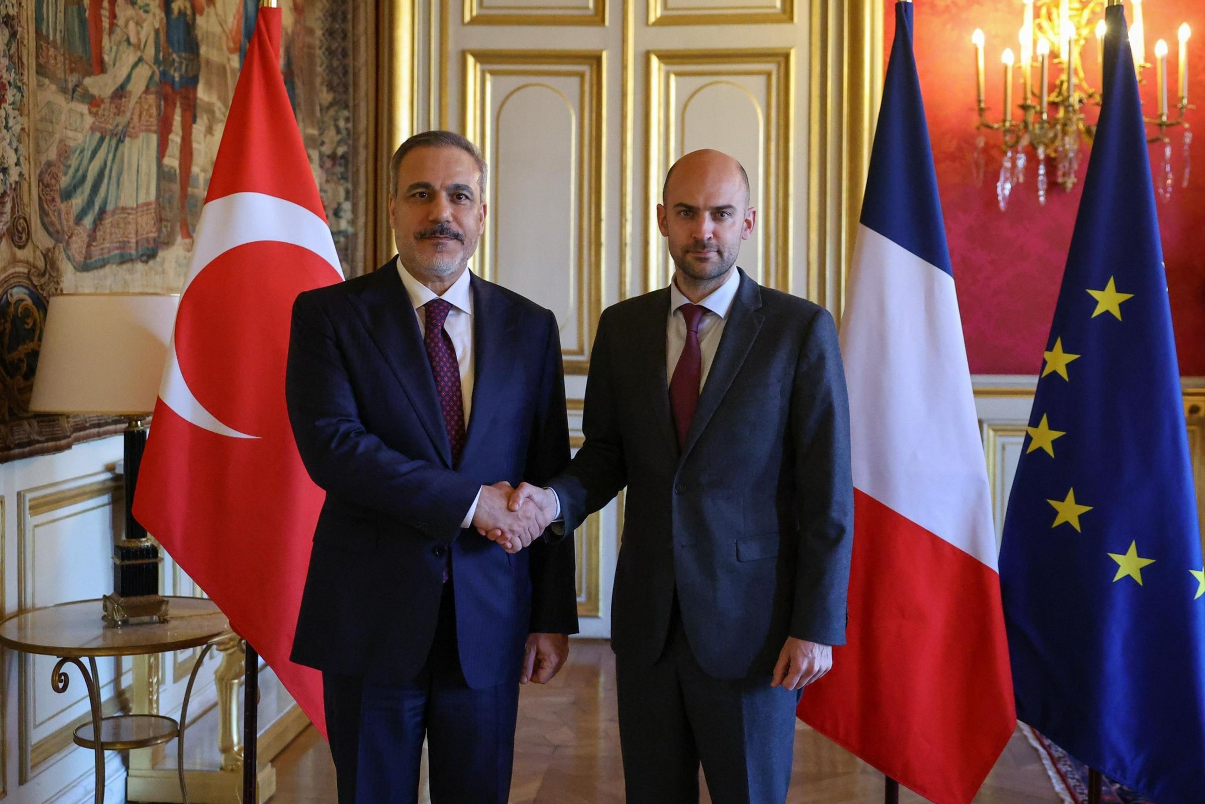 Dışişleri Bakanı Hakan Fidan ile Fransız mevkidaşı Jean-Noel Barrot Paris'te görüştü