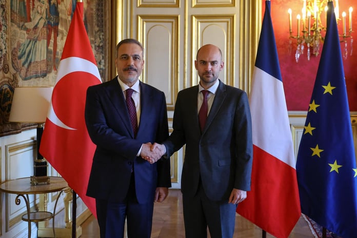 Dışişleri Bakanı Hakan Fidan ile Fransız mevkidaşı Jean-Noel Barrot Paris'te görüştü