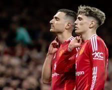 Manchester United yarı final biletini 8 dakikada 3 golle aldı