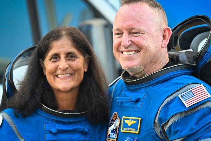 9 aydır uzayda mahsur kalan astronotlar nihayet dünyaya dönüyor