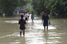 Hindistan ve Nepal'de sel ve fırtına 92 can aldı