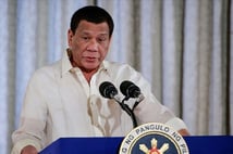 İnsanlığa karşı suçlardan yakalama emri olan Duterte tutuklandı