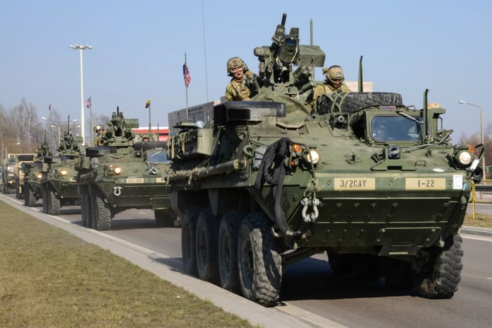 Pentagon ABD-Meksika sınırına asker ve zırhlı araç yığıyor