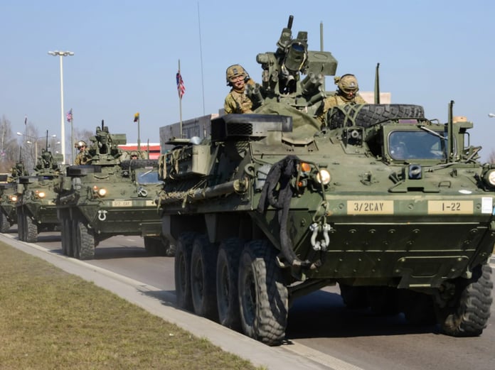 Pentagon ABD-Meksika sınırına asker ve zırhlı araç yığıyor