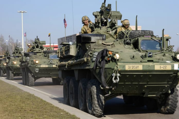 Pentagon ABD-Meksika sınırına asker ve zırhlı araç yığıyor