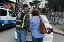 Kaldırıma çıkıp yol isteyen sürücüye 2 bin 929 TL ceza kesildi