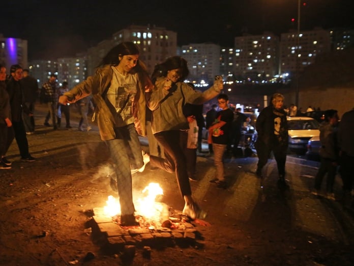 İran'da Çarşamba Suri kutlamalarında 19 kişi öldü