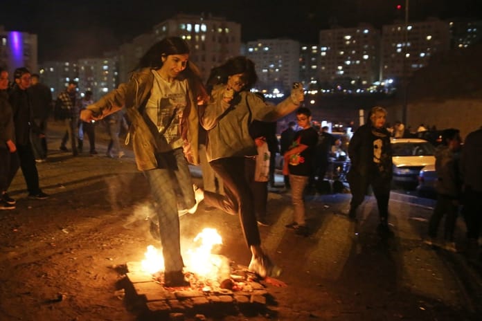 İran'da Çarşamba Suri kutlamalarında 19 kişi öldü