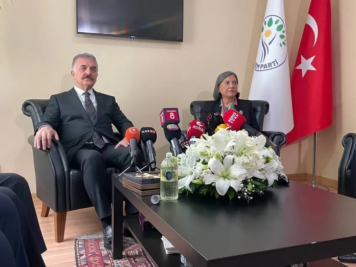 Siyasi partiler arası bayramlaşma: MHP ve DEM Parti ilk kez bayramlaştı