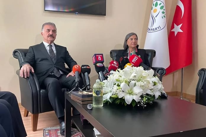 Siyasi partiler arası bayramlaşma: MHP ve DEM Parti ilk kez bayramlaştı