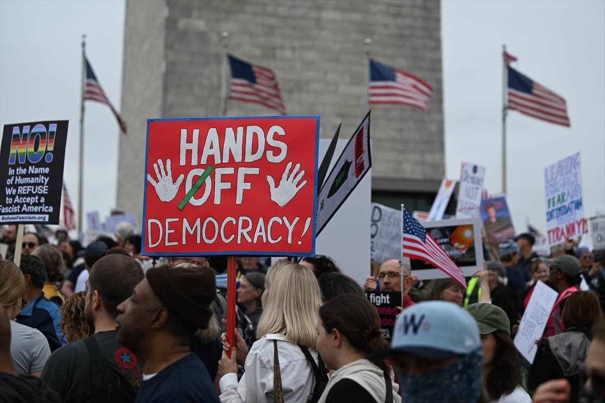 ABD'nin dört bir yanında Trump karşıtı protestolar patlak verdi