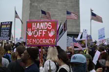 ABD'nin dört bir yanında Trump karşıtı protestolar patlak verdi