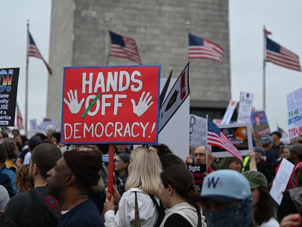 ABD'nin dört bir yanında Trump karşıtı protestolar patlak verdi