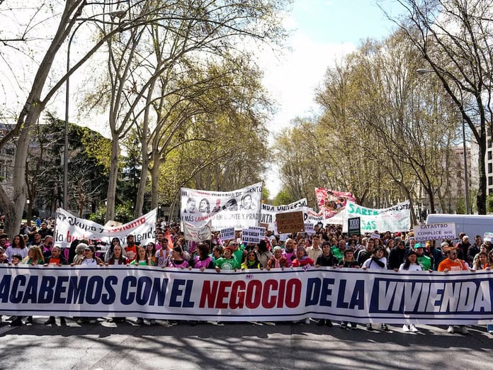 İspanya'da halk konut krizine karşı sokağa çıktı