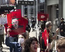 ABD Tesla protestolarını terör saldırısı olarak kabul edecek