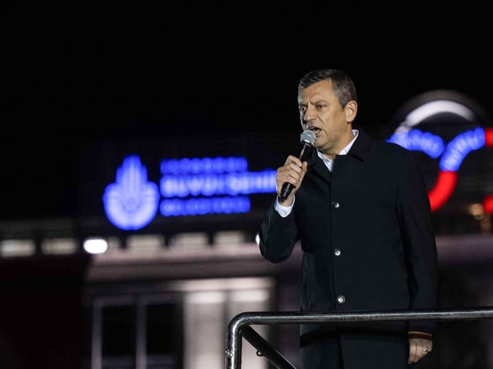 Boykotu eline yüzüne bulaştıran CHP geri adım attı