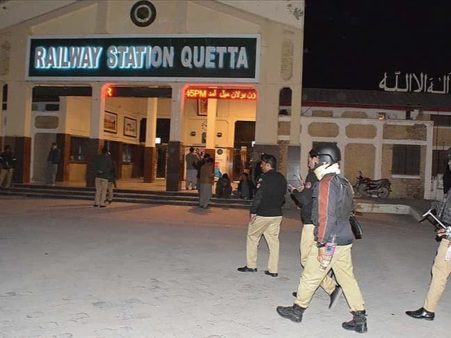 Pakistan'da rehine operasyonu: 155 kişi kurtarıldı