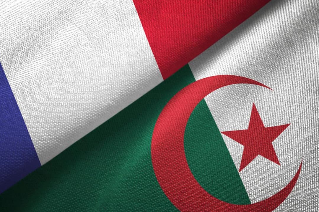 Cezayir'den Fransız diplomatlara sınır dışı kararı