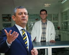 CHP liderinin boykot tarihi verdiği 2 Nisan'da kendi eczanesi satış yaptı