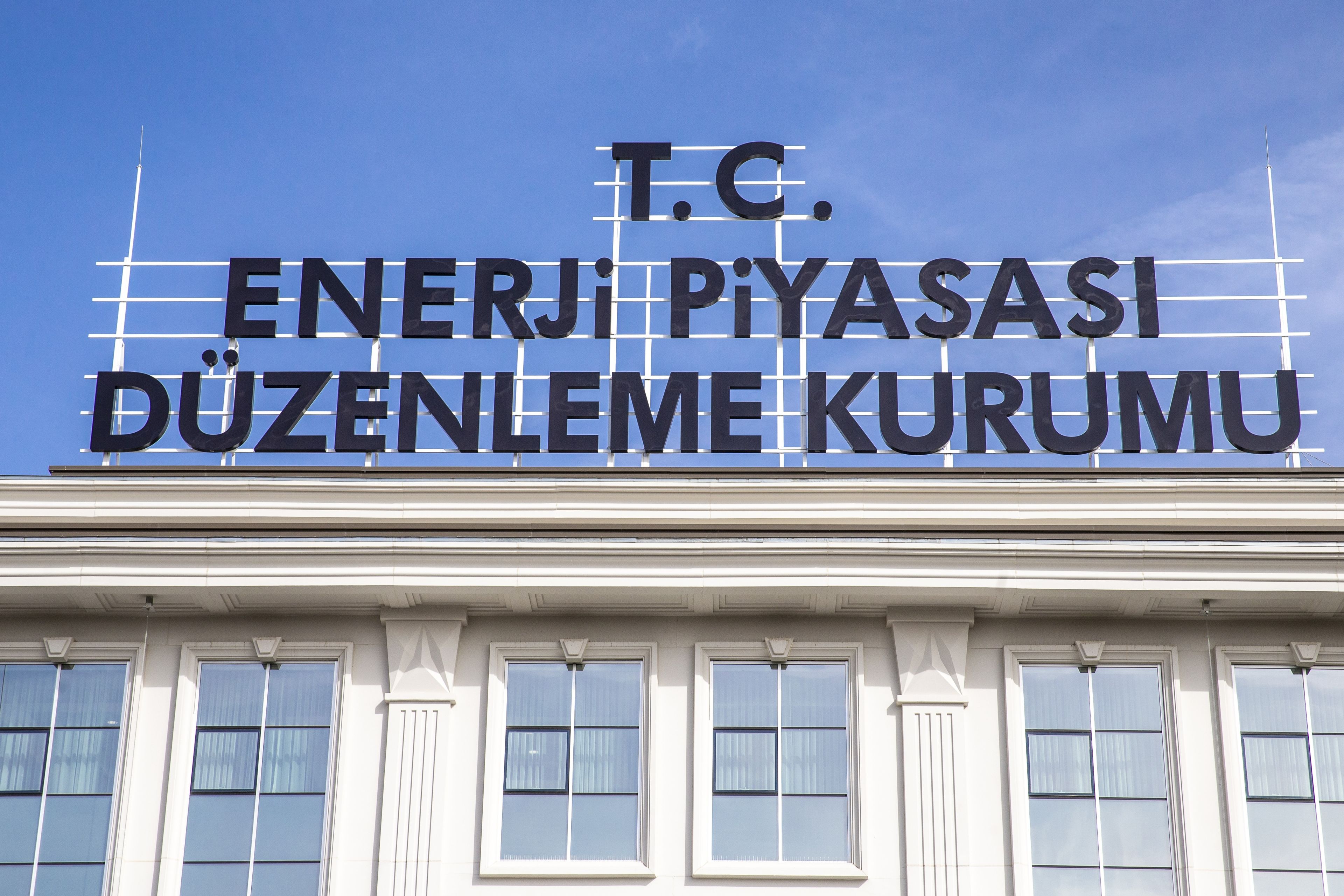 EPDK, depremden bölgesindeki şirketlerin avans ödemelerini erteledi