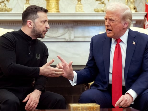 Trump Ukrayna'ya istihbarat akışını durdurdu