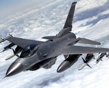 Belçika Ukrayna'ya F-16 savaş uçağı teslimatını 2026'ya kadar erteledi