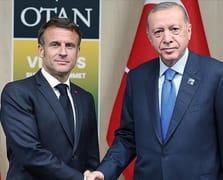 Macron Türkiye'nin Karadeniz'de üstlendiği rolü övdü