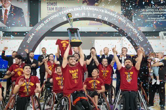 Tekerlekli Sandalye Basketbol Süper Ligi'nde şampiyon Galatasaray