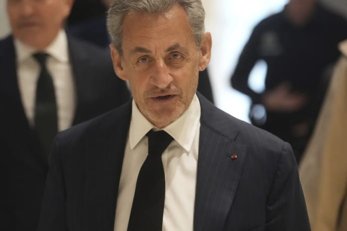 Eski Fransa Cumhurbaşkanı Sarkozy'e 7 yıl hapis istendi