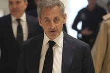 Eski Fransa Cumhurbaşkanı Sarkozy'e 7 yıl hapis istendi