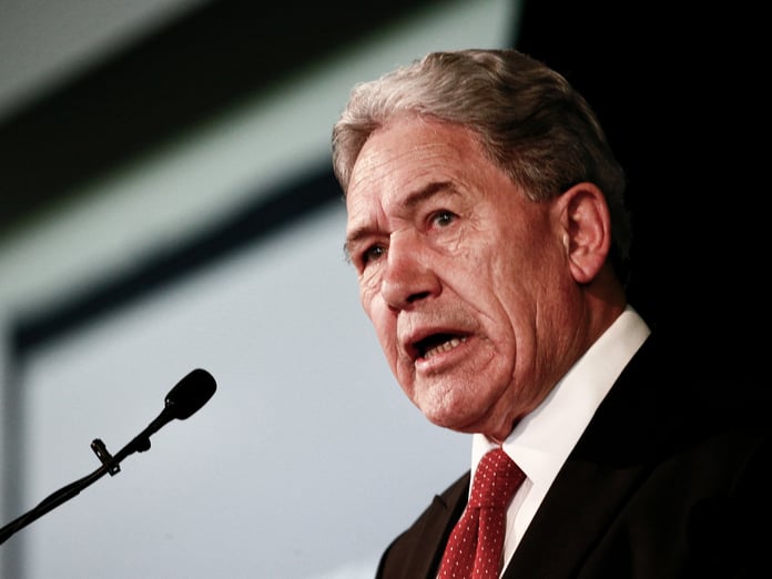 Yeni Zelanda Başbakan Yardımcısı Winston Peters, Gazze'ye destek verenleri "Faşist" olarak nitelendirdi