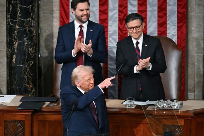 Trump: Tanrı Amerika'yı yeniden büyük yapmak için beni görevlendirdi