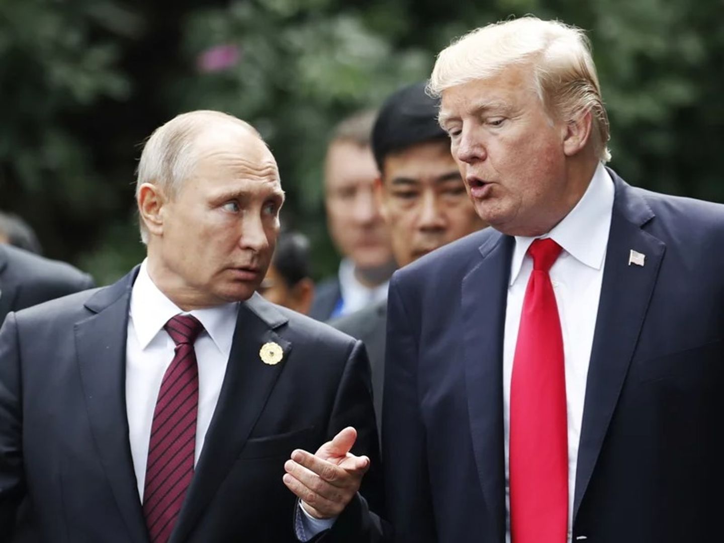 Donald Trump ile Putin, Ukrayna'daki savaş hakkında görüşme gerçekleştirdi