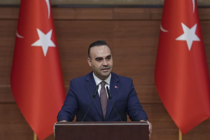 Bakan Kacır: Yeni yatırımlar konusunda güzel haberler duyurmaya devam edeceğiz