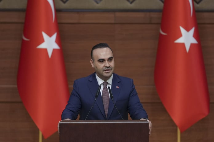 Bakan Kacır: Yeni yatırımlar konusunda güzel haberler duyurmaya devam edeceğiz