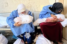 İsrail Gazze'de 10 günde 322 çocuğu öldürdü