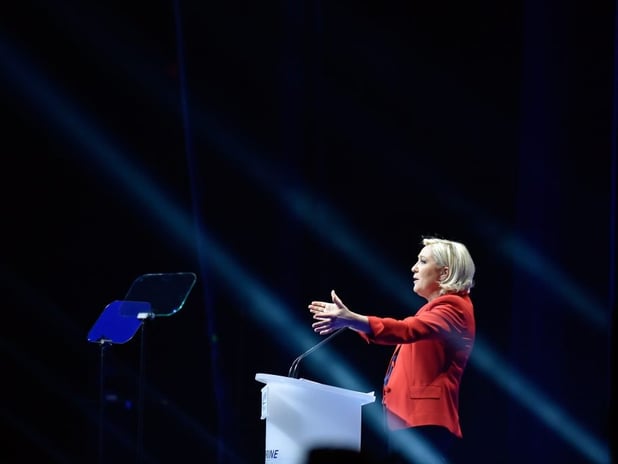 Politico: Le Pen'in ceza alması Fransa'daki dengeleri nasıl etkileyecek?