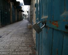 Batı Şeria’da Filistinliler, İsrail’in saldırılarını protesto etmek için genel greve gitti