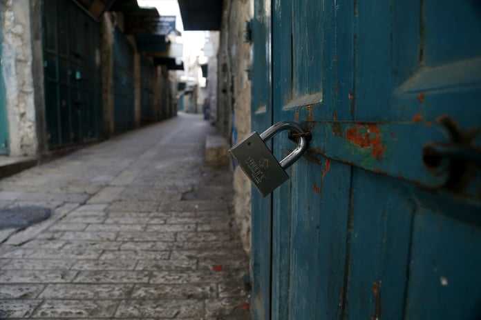 Batı Şeria’da Filistinliler, İsrail’in saldırılarını protesto etmek için genel greve gitti