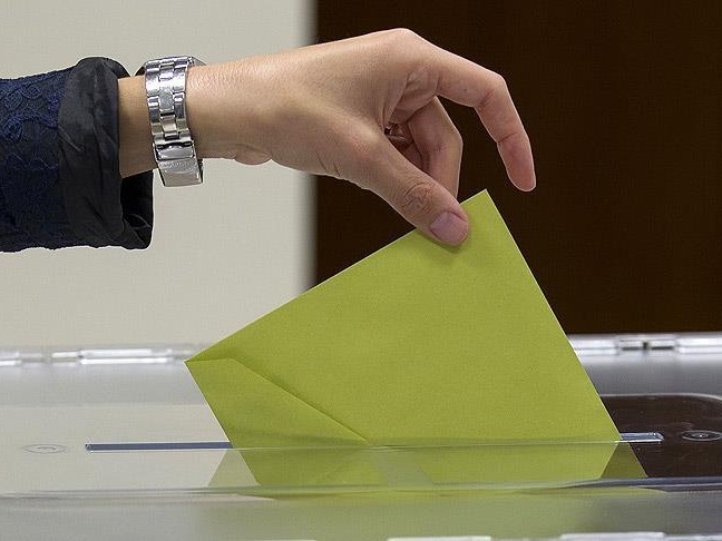 Trump'ın ilhak etmek istediği Grönland'da halk sandığa gidiyor