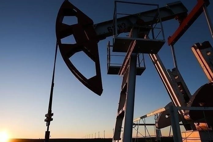 Petrol devlerinin karı geçen yıl yüzde 15'ten fazla düştü