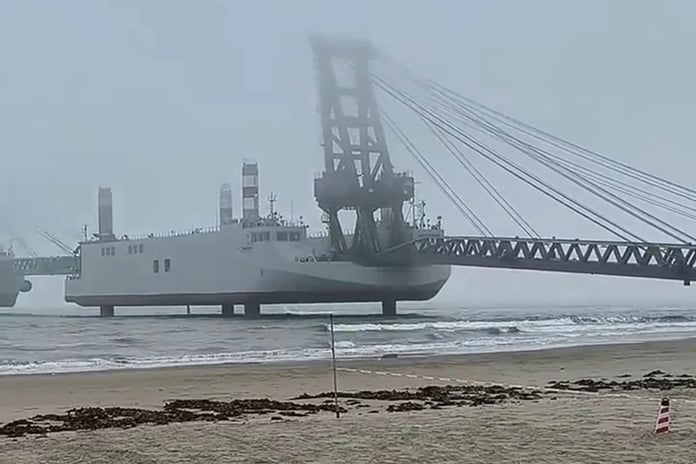 Çin amfibi mavna testlerine devam ediyor